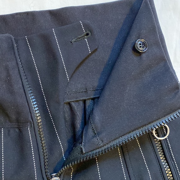 High - Everyday Couture. Style called Minimalist - Picture 16 of 16